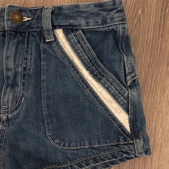 Free People Denim Eyelet Lace denim shorts - size 26 - Picture 2 of 5